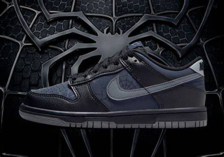 Exploring the Phenomenon of Black Spiderman Dunks: A Cultural Icon in Urban Sports